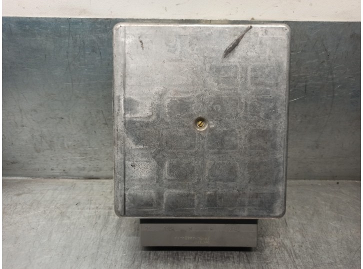 Recambio de centralita motor uce para ford focus berlina (cak) ambiente referencia OEM IAM XS4F12A650FAB  