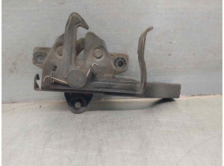 Recambio de cerradura capot para ssangyong rodius 2.7 turbodiesel cat referencia OEM IAM 7111021003 
