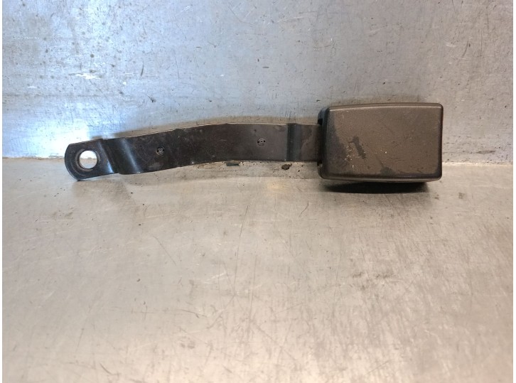 Recambio de enganche cinturon para seat ibiza iii (6l1) 1.9 tdi referencia OEM IAM 600857755D 6Q0857755D 