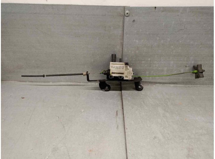 Recambio de motor tapa deposito combustible para bmw serie 5 berlina (e60) 530d referencia OEM IAM 67116985878 