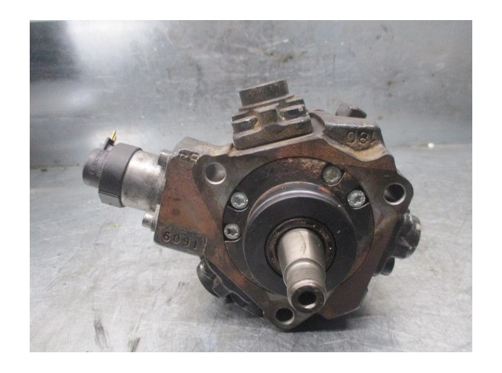 Recambio de bomba inyeccion para hyundai i30 1.6 crdi cat referencia OEM IAM 331002A420 0445010206 BOSCH