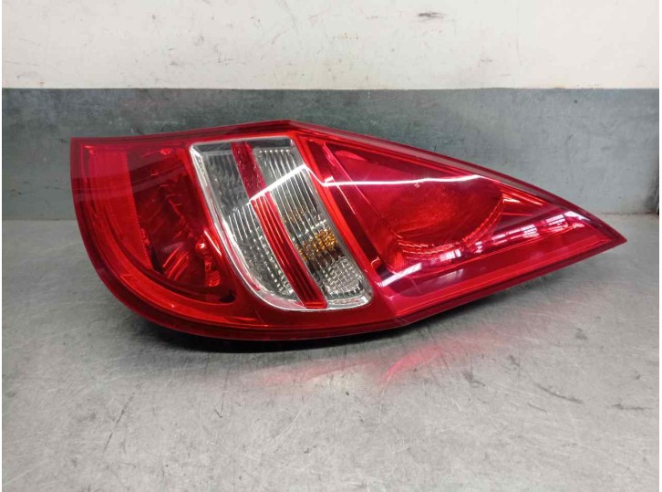 Recambio de piloto trasero derecho para hyundai i30 1.6 crdi cat referencia OEM IAM 924022R000 5 PUERTAS