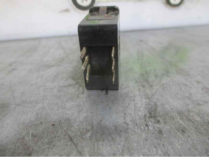 Recambio de mando para mercedes-benz clase e (w123) berlina+coupe 2.8 referencia OEM IAM  BECKER AUTORADIO 
