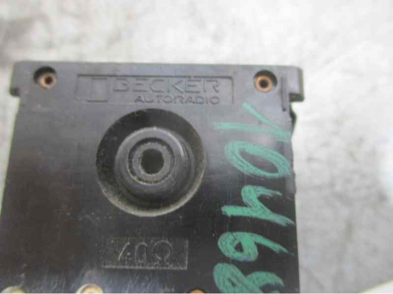Recambio de mando para mercedes-benz clase e (w123) berlina+coupe 2.8 referencia OEM IAM  BECKER AUTORADIO 