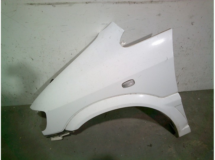 Recambio de aleta delantera izquierda para opel zafira a elegance referencia OEM IAM 93174456 BLANCA 