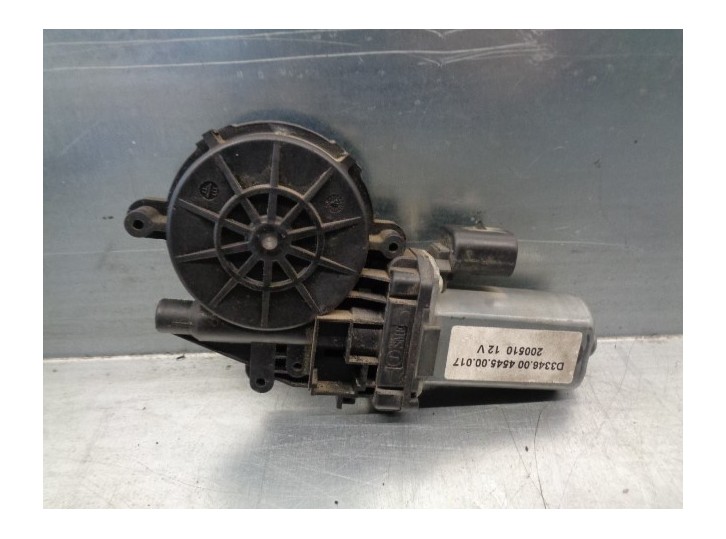 Replacement front right window regulator motor for Citroën Saxo 1.4 OEM IAM reference D334600 2 PINS 5 DOORS