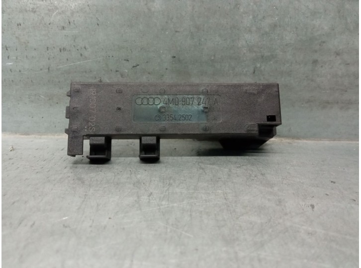 Replacement antenna for Audi A6 C8 (4A2) 35 TDI Mild Hybrid OEM IAM reference 4M0907247A 33542502