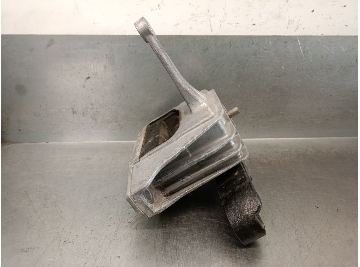 Replacement right engine mount for Hyundai i30 (PDE, PD, PDEN) 2.0 N OEM IAM reference 21810S0100 21810S0100 