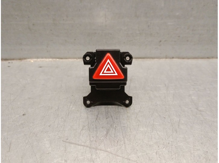 Replacement hazard warning switch for Hyundai i30 (PDE, PD, PDEN) 2.0 N OEM IAM reference 93730G4AA0 