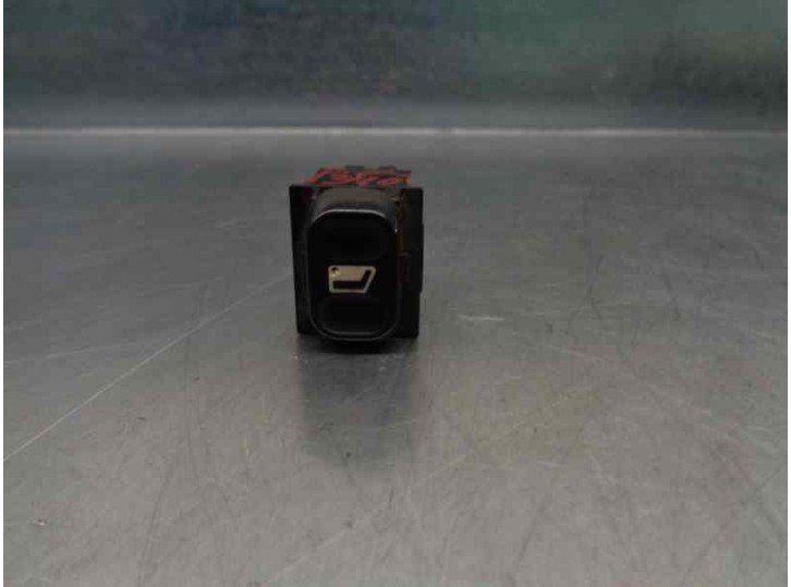 Recambio de mando elevalunas delantero derecho para peugeot 806 1.9 turbodiesel cat referencia OEM IAM 