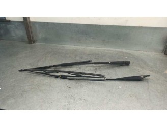 Recambio de brazo limpia delantero derecho para opel frontera a 2.3 turbodiesel referencia OEM IAM 3471919  