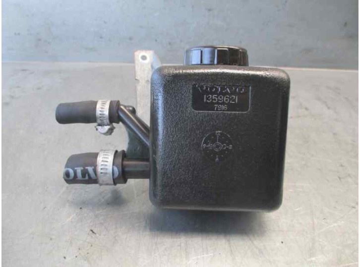 Recambio de deposito servo para volvo serie 940 berlina/familiar 2.3 cat referencia OEM IAM 1359621  