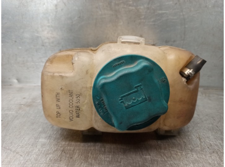 Replacement expansion tank for Volvo S70 saloon 2.5 20V cat OEM IAM reference 8634226 