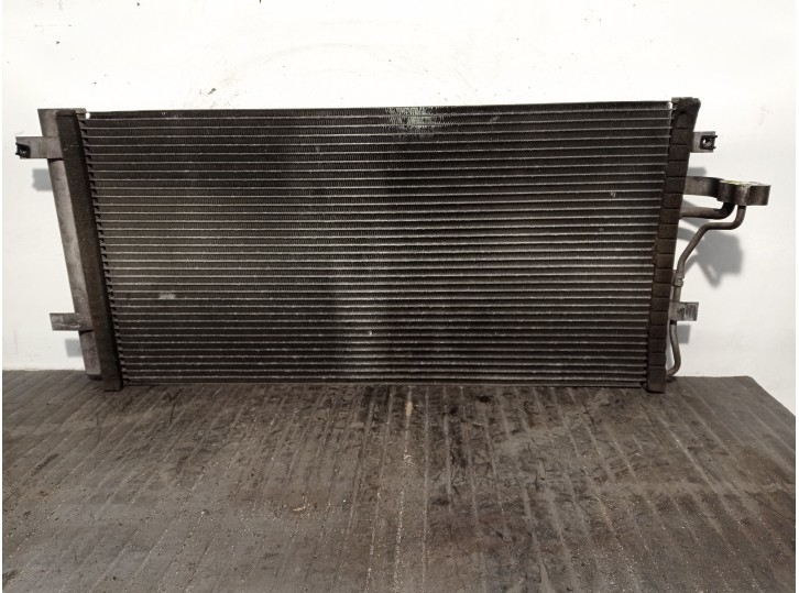 Recambio de condensador / radiador aire acondicionado para kia magentis 2.0 crdi referencia OEM IAM 976062G650  