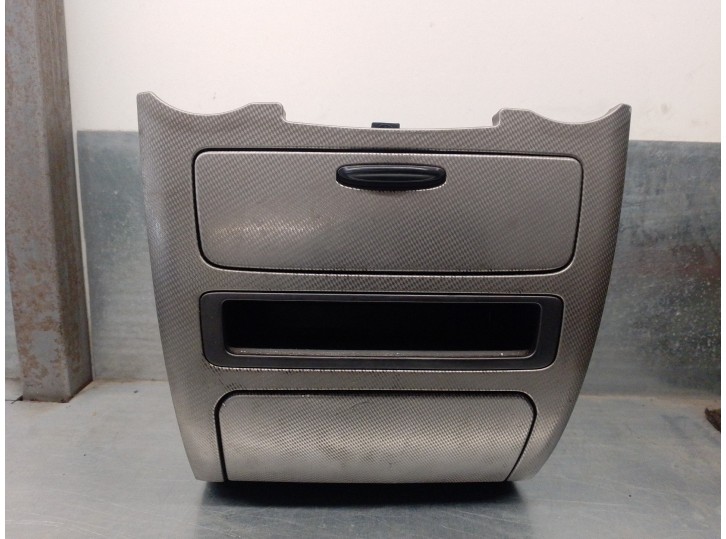 Replacement console for Kia Magentis 2.0 CRDi OEM IAM reference 2G84550000 2G84550000 