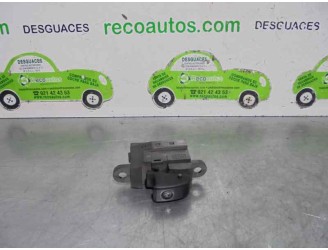 Replacement front right window switch for Hyundai H1 2.5 turbodiesel OEM IAM reference 935804A000 