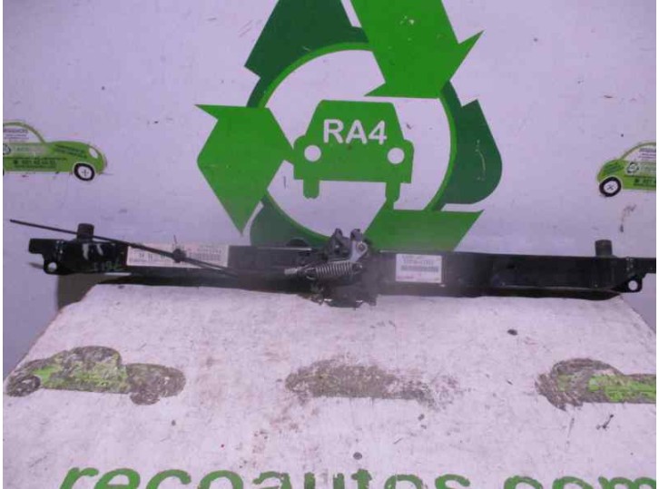 Recambio de panel frontal para toyota rav 4 (a3) 2.0 16v cat referencia OEM IAM 2173134 DE CHAPA CON CERRADURA 5 PUERTAS