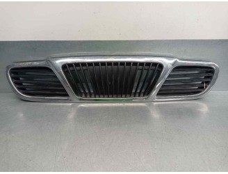 Recambio de rejilla delantera para daewoo lanos 1.5 cat referencia OEM IAM 96215294 