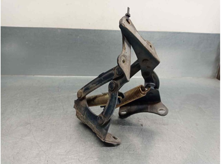 Recambio de bisagra capot para ssangyong musso 2.9 d referencia OEM IAM 6183005000 6184005000 