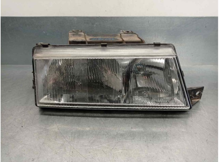 Replacement right headlight for SsangYong Musso 2.9 D OEM IAM reference 8310105500X 5 DOORS