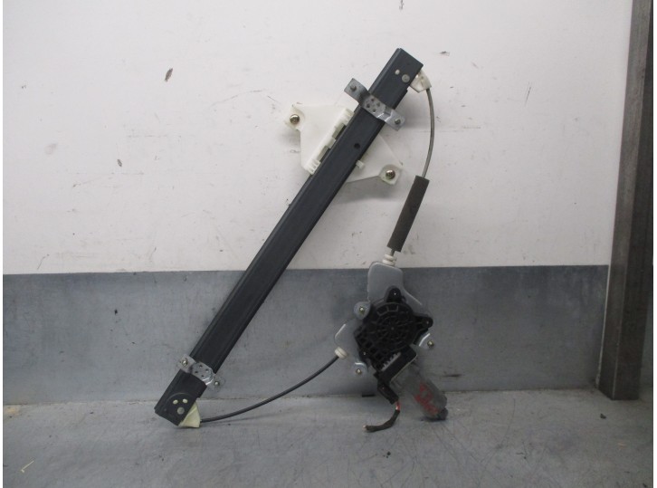 Recambio de elevalunas trasero derecho para ssangyong kyron 2.0 referencia OEM IAM 7332109000  