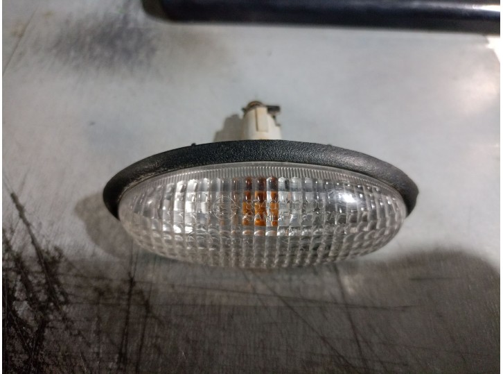 Recambio de piloto intermitente aleta para ssangyong korando (kj) 2.9 td referencia OEM IAM 8340006100 8340006100 