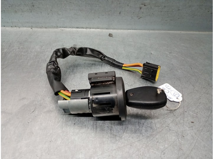 Recambio de conmutador de arranque para dacia sandero 1.5 dci referencia OEM IAM 8200826300B 