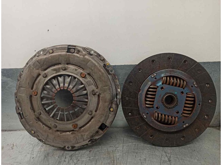 Recambio de kit embrague para hyundai ix20 1.4 crdi cat referencia OEM IAM 4110032001 32002 VALEO