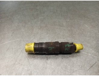 Replacement injector for Peugeot 106 (S2) 1.5 Diesel CAT (TUD5 / VJX) OEM IAM reference KCE30S8 