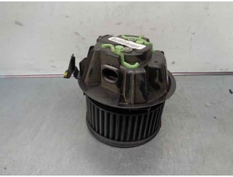 Replacement heater motor for Dacia Duster 1.2 16V TCe CAT OEM IAM reference 272106020R 