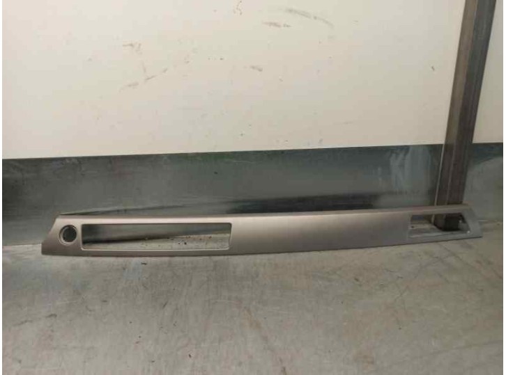 Recambio de consola para bmw serie 3 berlina (e90) 2.0 16v referencia OEM IAM 7132845 