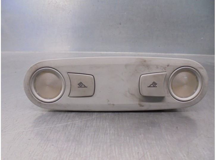 Recambio de luz interior para audi a4 ber. (b8) 2.0 16v tdi referencia OEM IAM 8T0947111BE 