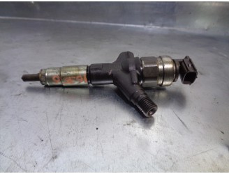 Replacement injector for Subaru Legacy V Station Wagon (BR) 2.0 D AWD OEM IAM reference 16613AA030 DENSO