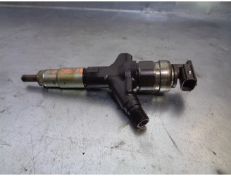 Replacement injector for Subaru Legacy V Station Wagon (BR) 2.0 D AWD OEM IAM reference 16613AA030 DENSO