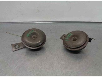 Replacement horn for Nissan X-Trail (T30) 2.2 dCi diesel cat OEM IAM reference 