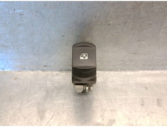 Recambio de mando elevalunas delantero derecho para renault megane ii berlina 3p 1.9 dci diesel referencia OEM IAM 8200315013 82
