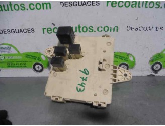 Recambio de caja reles / fusibles para lexus is200 (gxe10) 2.0 cat referencia OEM IAM 8922153100  