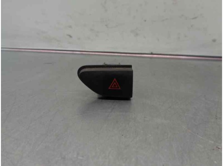 Recambio de warning para dacia duster 1.2 16v tce cat referencia OEM IAM 262907372R 
