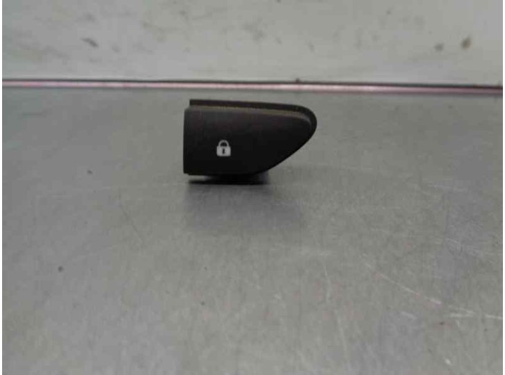 Recambio de mando para dacia duster 1.2 16v tce cat referencia OEM IAM 262108098R  