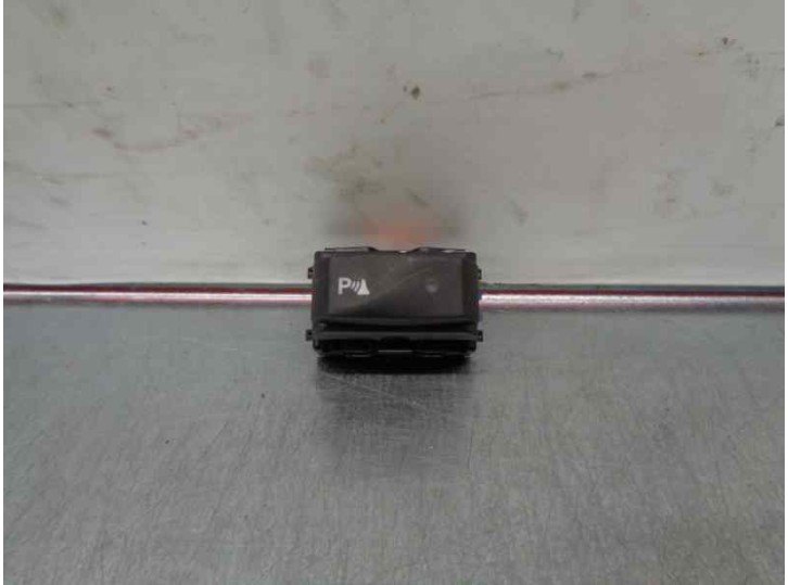 Recambio de mando para dacia duster 1.2 16v tce cat referencia OEM IAM 284480431R  