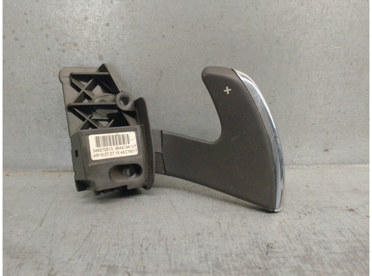 Recambio de mando volante para citroën c4 grand picasso 2.0 hdi fap referencia OEM IAM 96481641XT DERECHO 