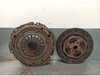 Replacement clutch kit for Opel Astra G Saloon 1.6 16V OEM IAM reference 666130 