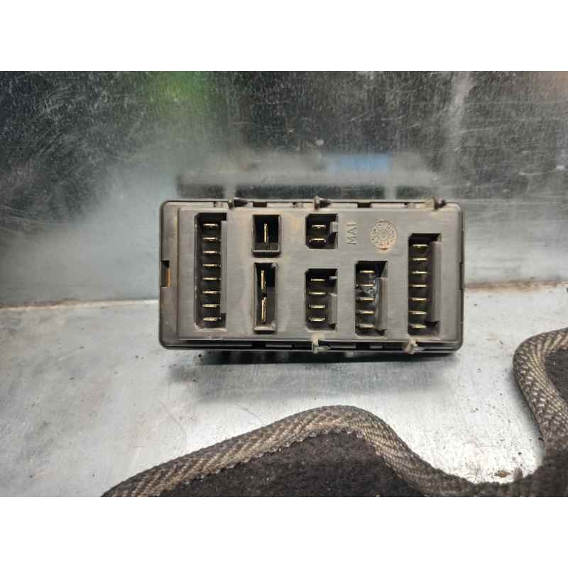 Recambio de caja reles / fusibles para citroen zx 1.9 diesel referencia OEM IAM 6500A5 