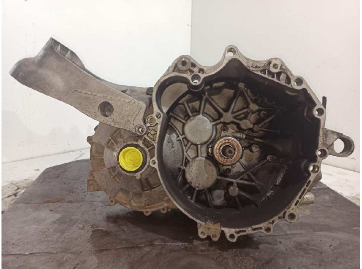 Recambio de caja cambios para volvo v70 familiar 2.5 turbodiesel referencia OEM IAM P94820 T112912 3.77