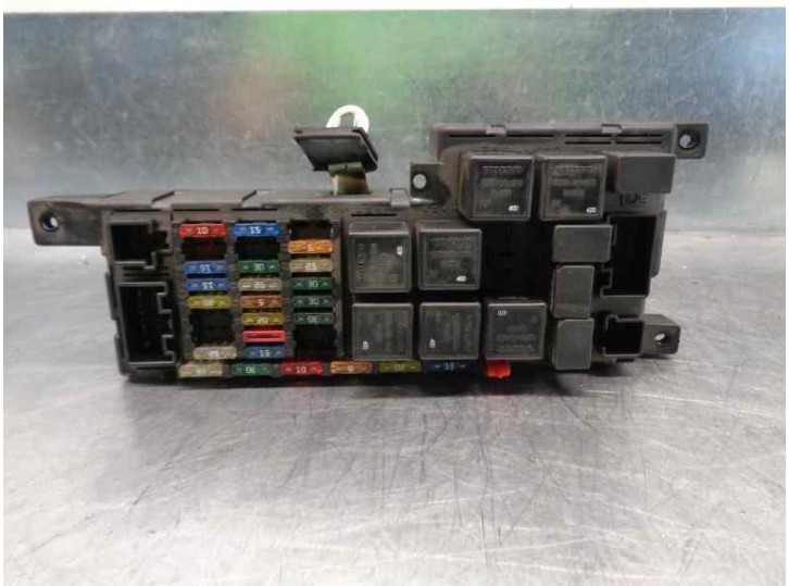 Replacement relay / fuse box for Volvo V70 estate 2.5 turbodiesel OEM IAM reference 9452093 518323118 