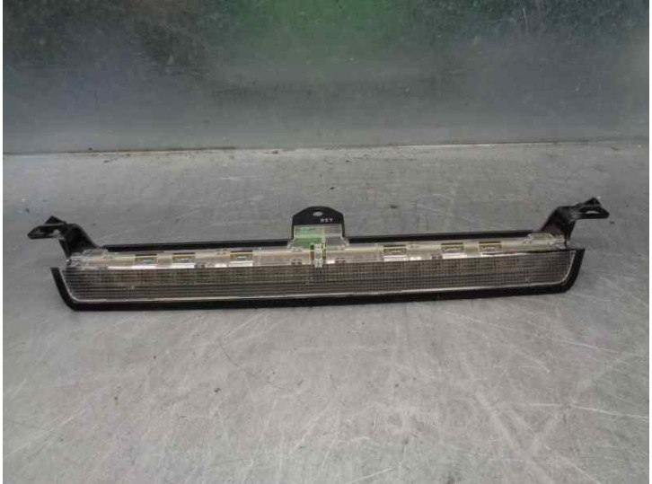 Recambio de luz central de freno para volvo v70 familiar 2.5 turbodiesel referencia OEM IAM 9154505 