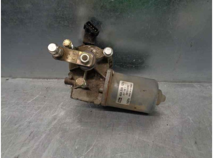 Replacement front wiper motor for Volvo V70 estate 2.5 turbodiesel OEM IAM reference 917190 404606 VALEO