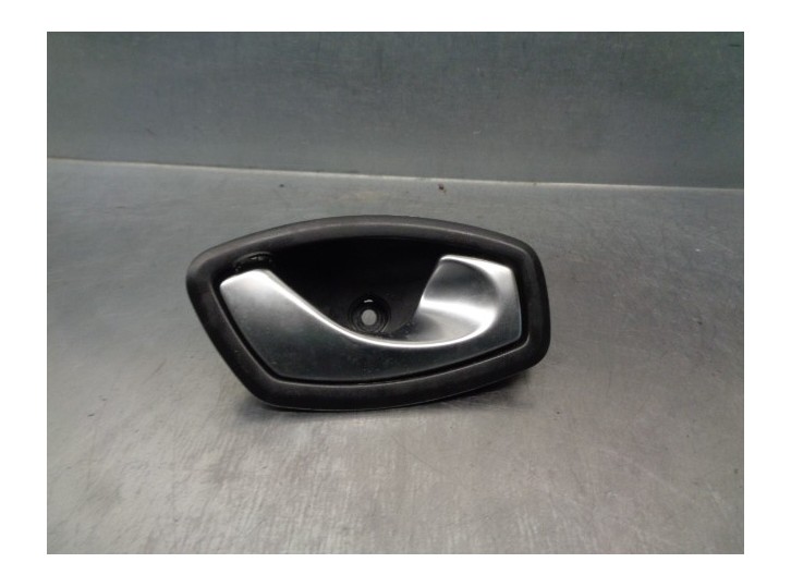 Recambio de maneta interior delantera derecha para renault clio iv 0.9 referencia OEM IAM 826720001R  