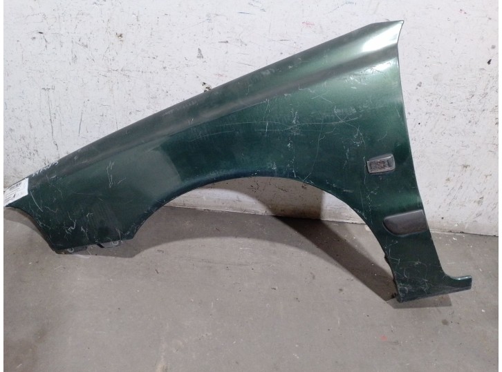 Recambio de aleta delantera izquierda para volvo s40 berlina 1.8i referencia OEM IAM 30802306 VERDE 