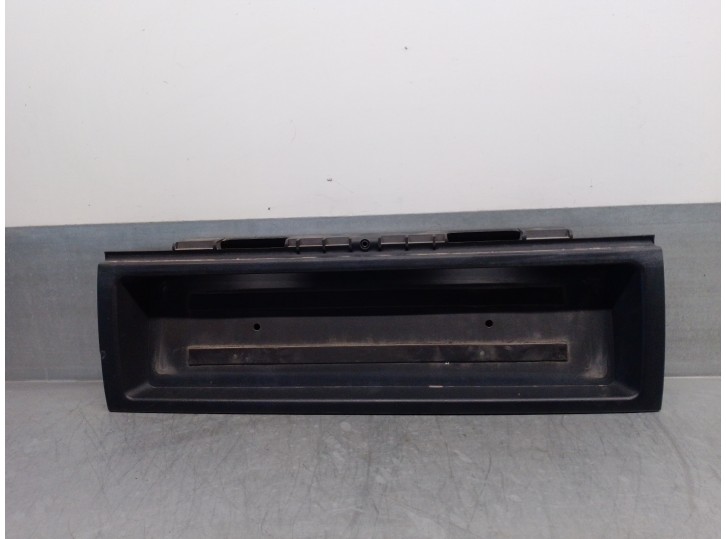 Replacement license plate holder for Audi 100 Berlina (C4) 2.6 V6 CAT (ABC) OEM IAM reference 4A5853465 